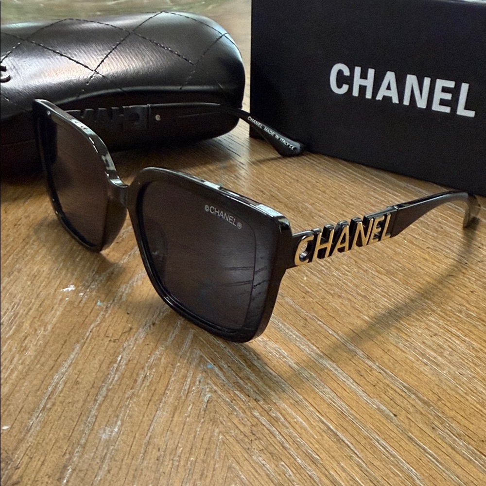 CHANEL Women's Black & Gold Square Sunglasses - Picture 4 of 7
